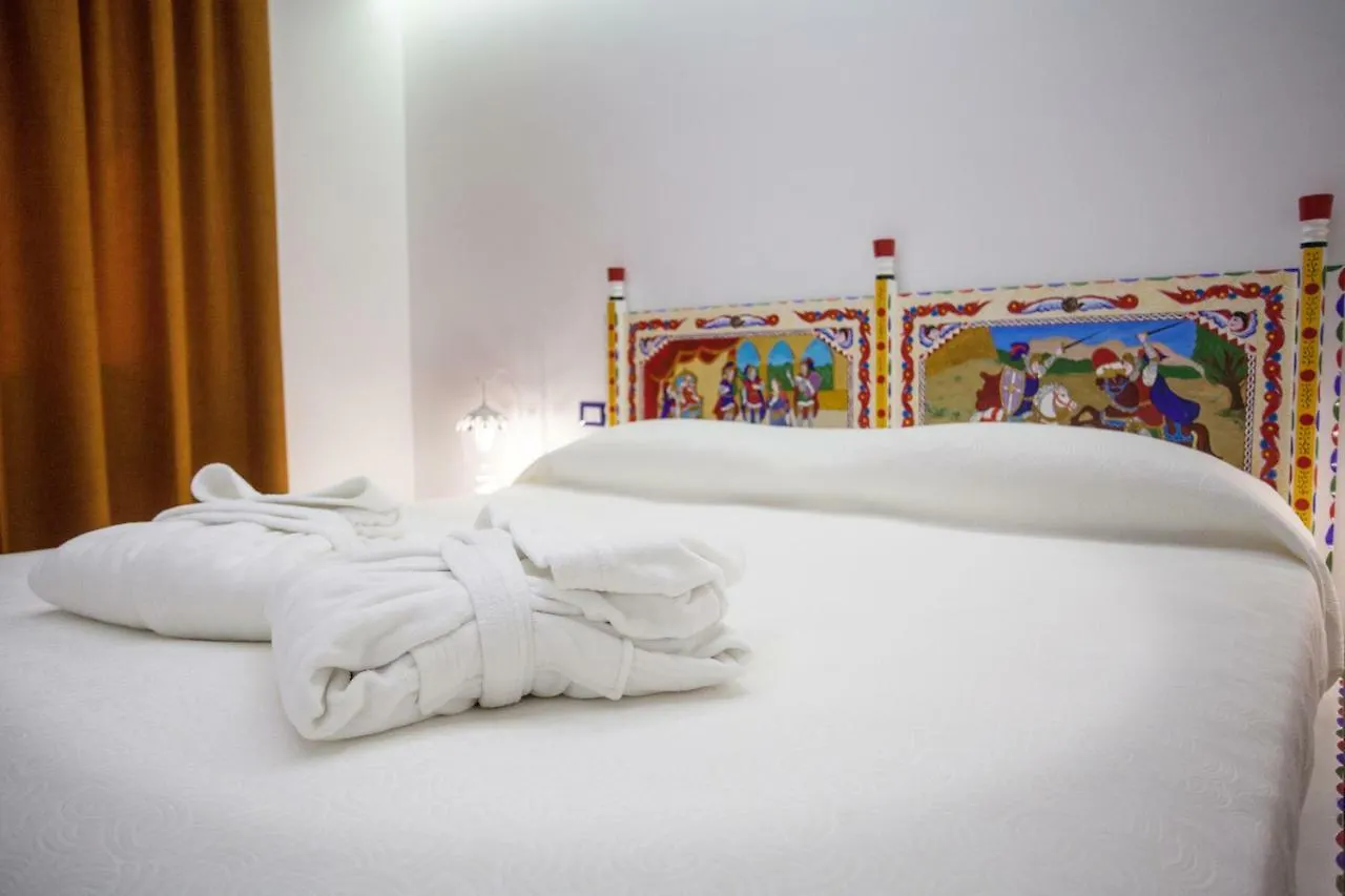 Tra Le Braccia Di Morfeo Bed and Breakfast Terrasini Bed & Breakfast