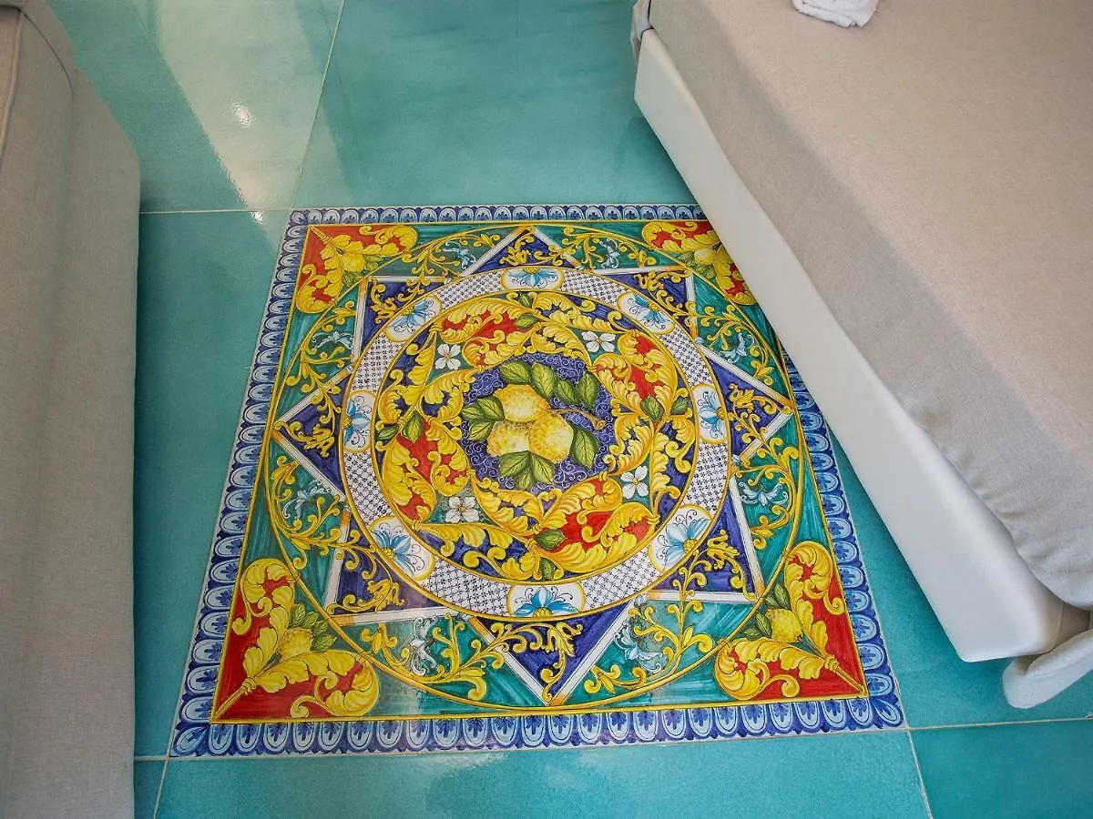 Tra Le Braccia Di Morfeo Bed and Breakfast Terrasini Bed & Breakfast
