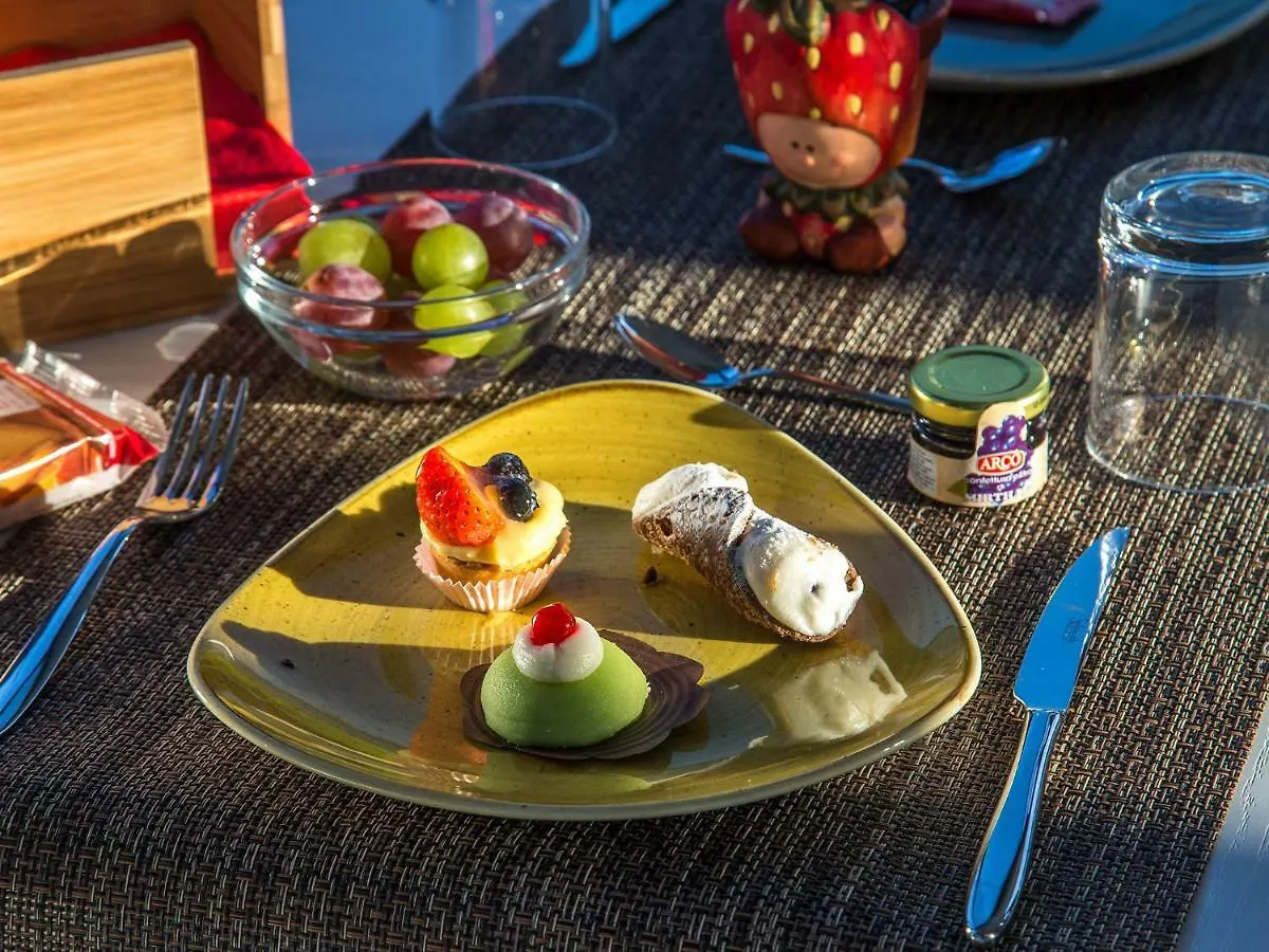 Tra Le Braccia Di Morfeo Bed and Breakfast Terrasini Italien
