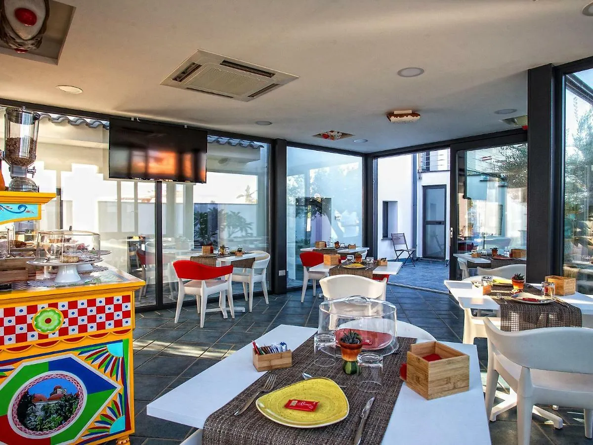 Tra Le Braccia Di Morfeo Bed and Breakfast Terrasini Bed & Breakfast