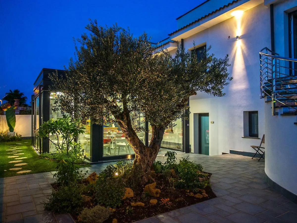 Tra Le Braccia Di Morfeo Bed and Breakfast Terrasini Bed & Breakfast